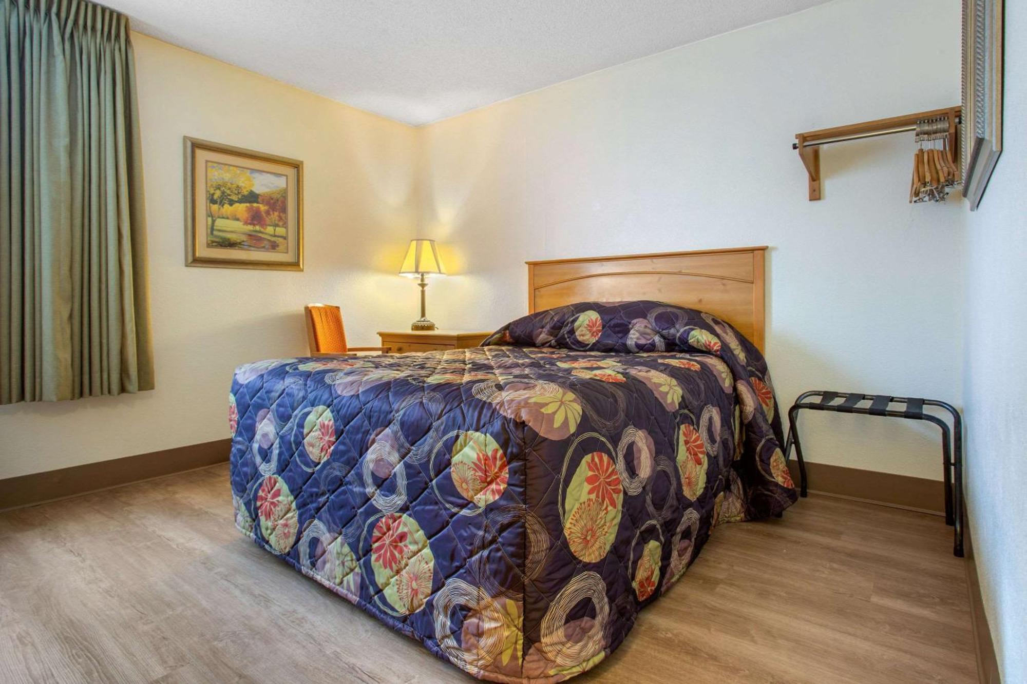 Rodeway Inn Asheville Bagian luar foto