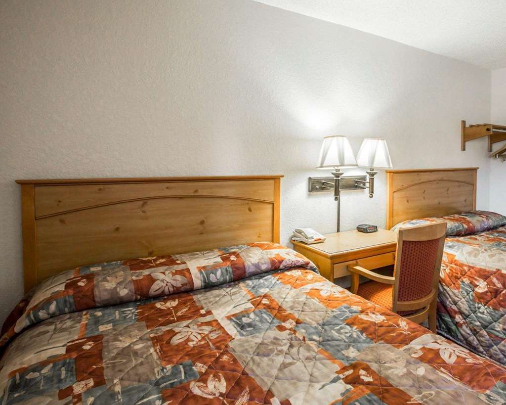 Rodeway Inn Asheville Ruang foto